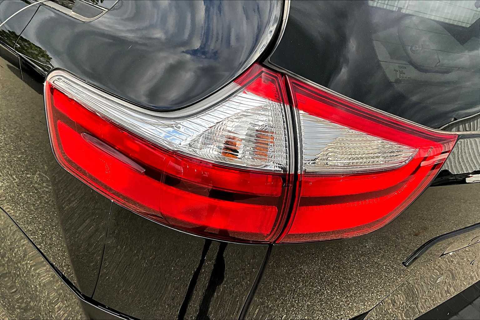 2017 Toyota Sienna XLE - Photo 34