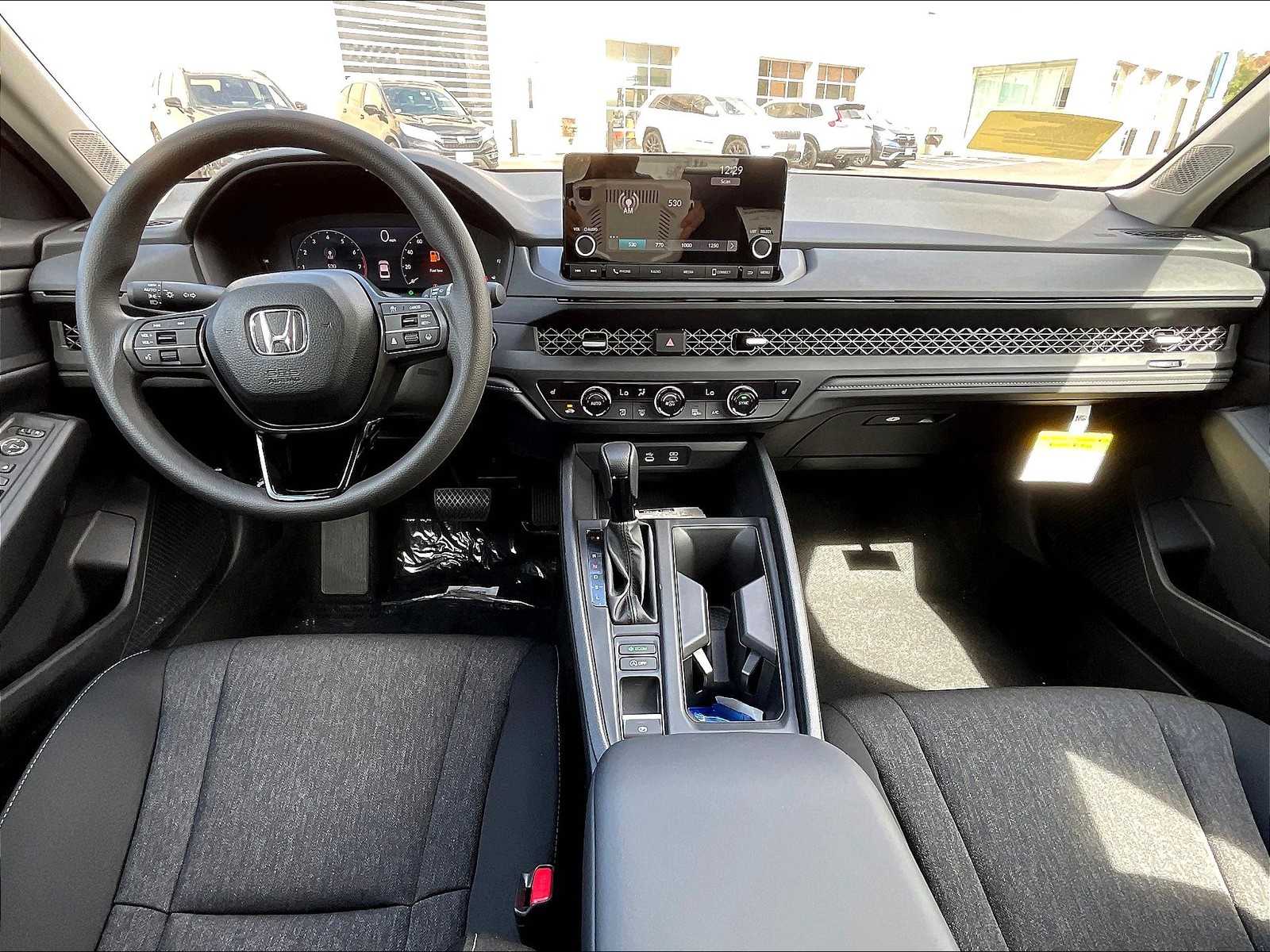 2025 Honda Accord SE - Photo 12