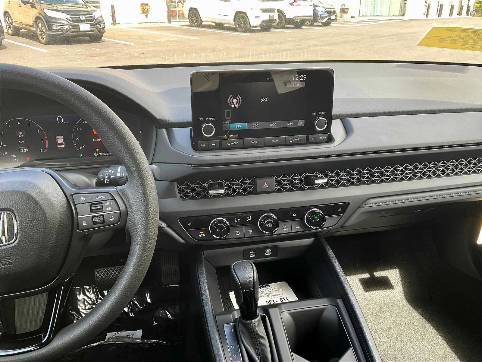 2025 Honda Accord SE - Photo 13