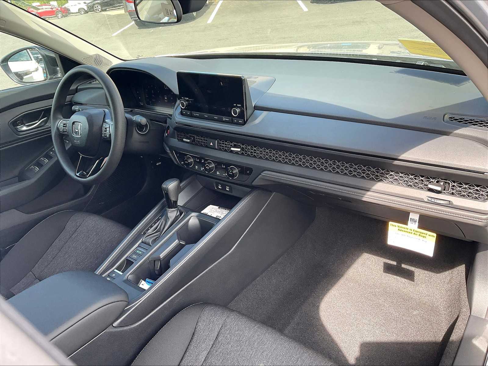 2025 Honda Accord SE - Photo 10