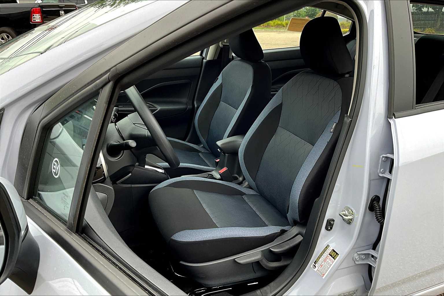 2025 Nissan Versa SV - Photo 11