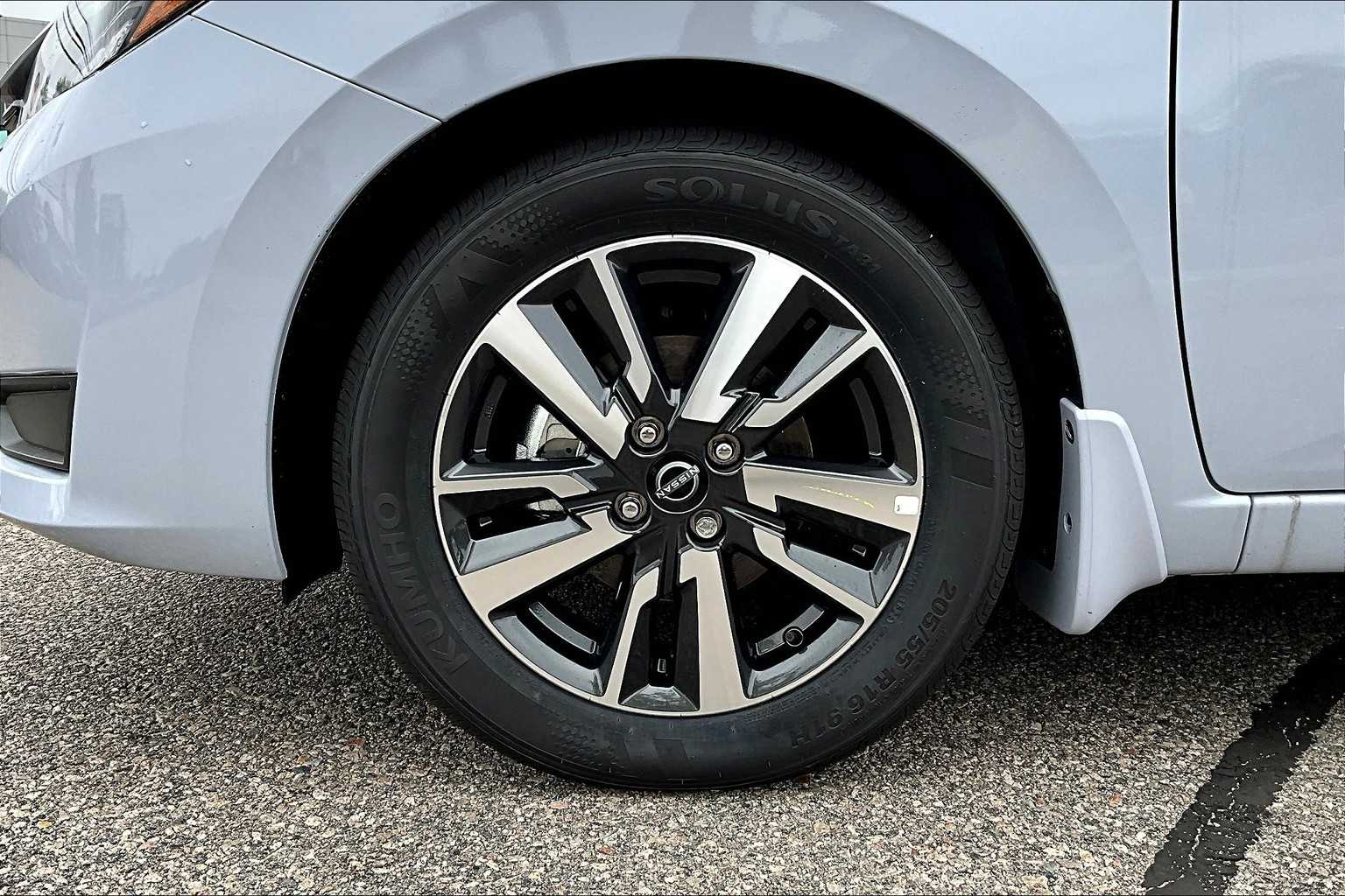 2025 Nissan Versa SV - Photo 8