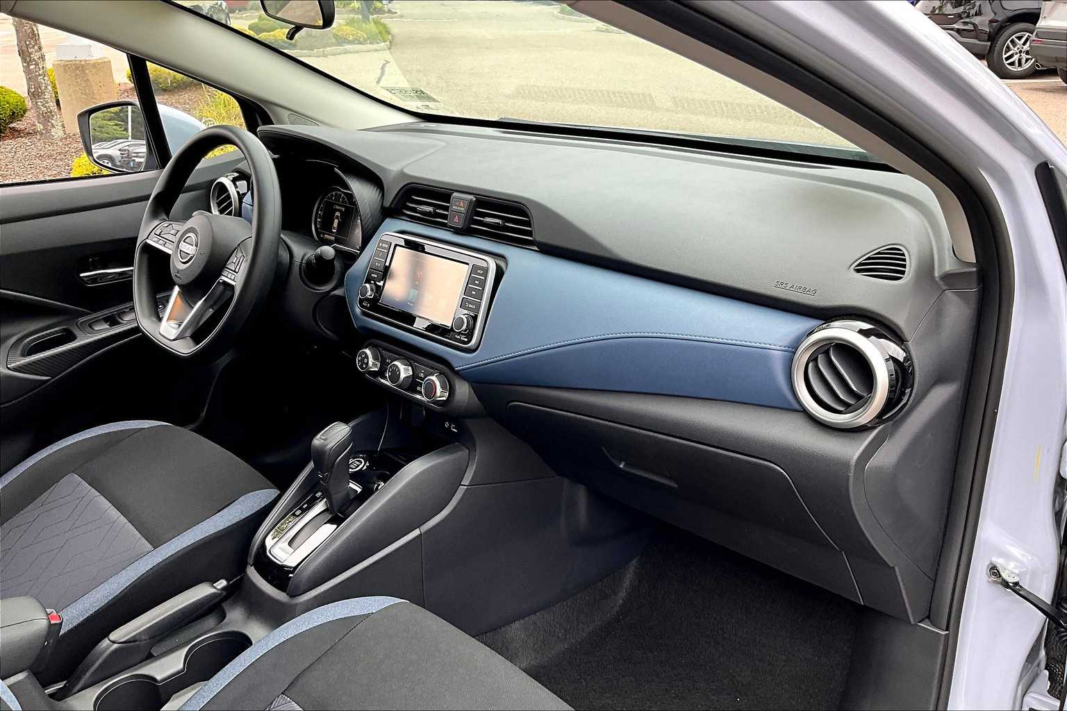 2025 Nissan Versa SV - Photo 10