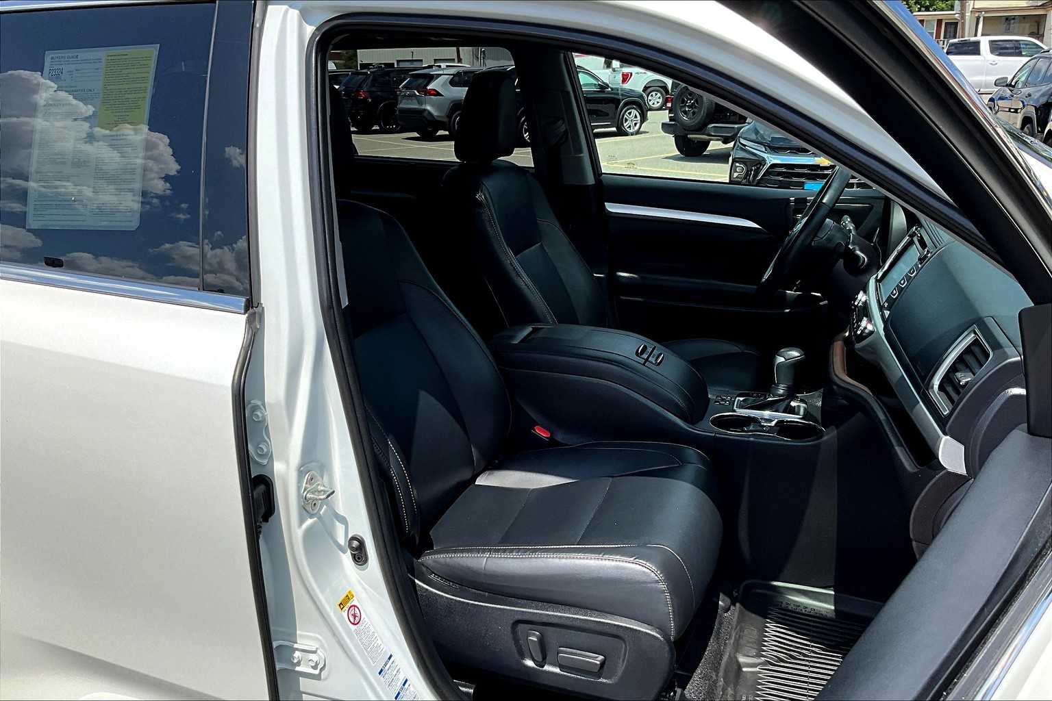 2019 Toyota Highlander XLE - Photo 11