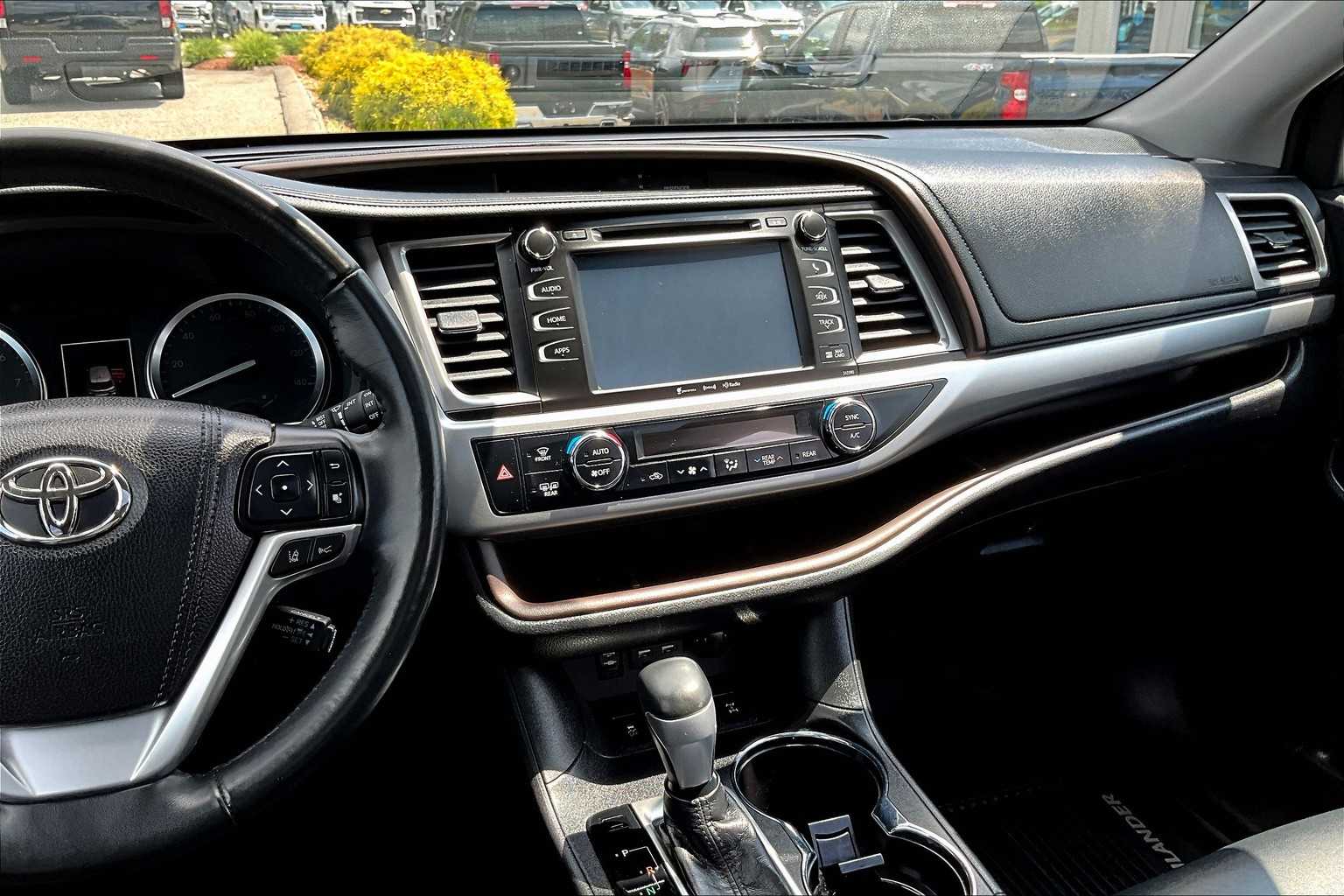 2019 Toyota Highlander XLE - Photo 19