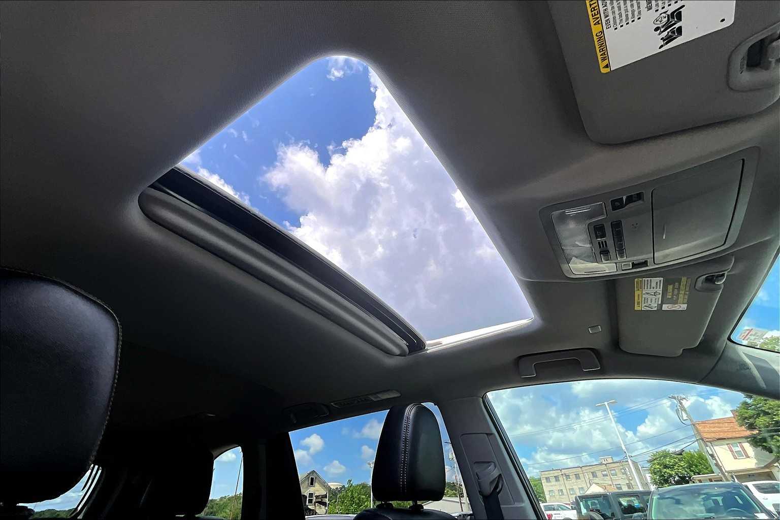 2019 Toyota Highlander XLE - Photo 23