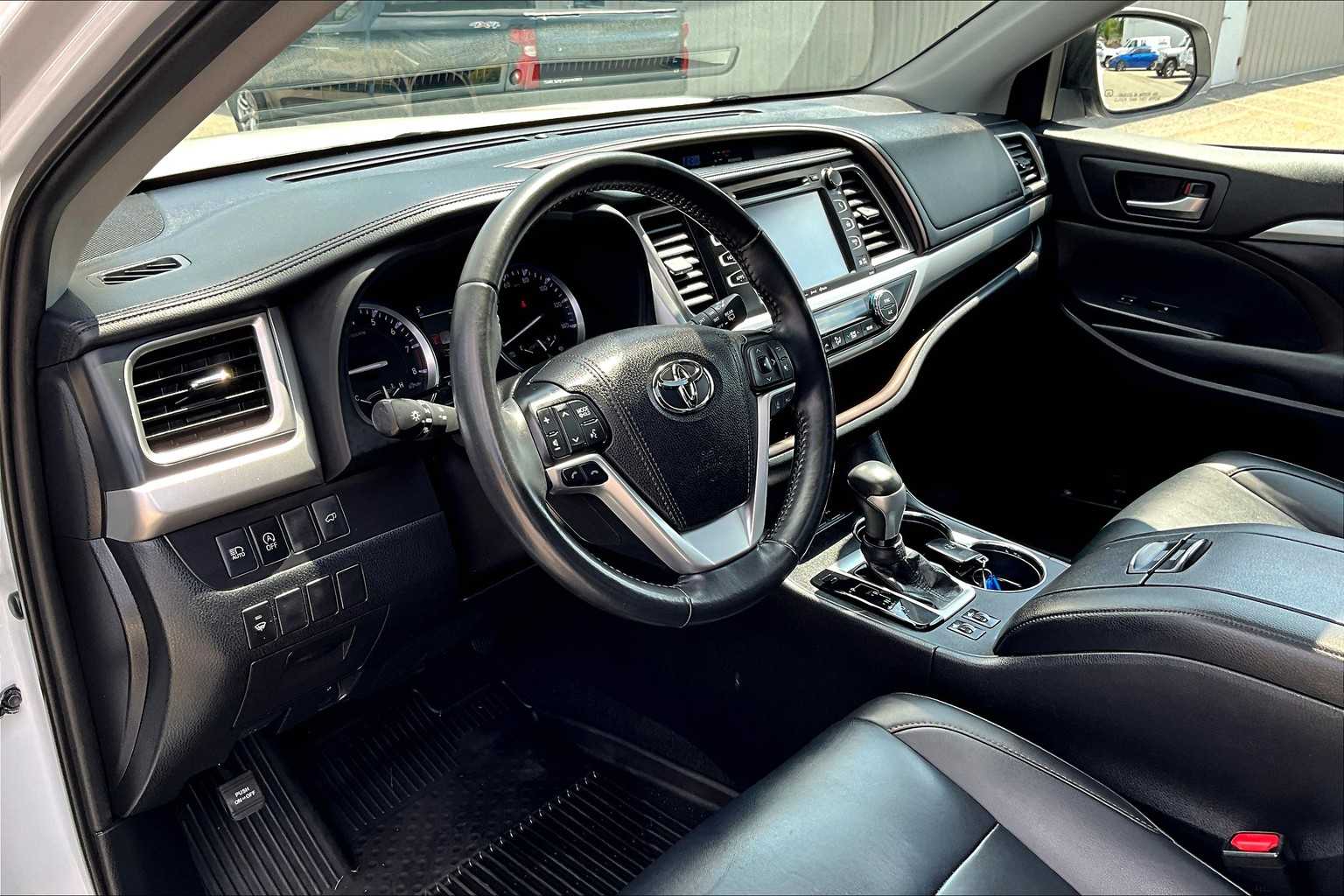 2019 Toyota Highlander XLE - Photo 8