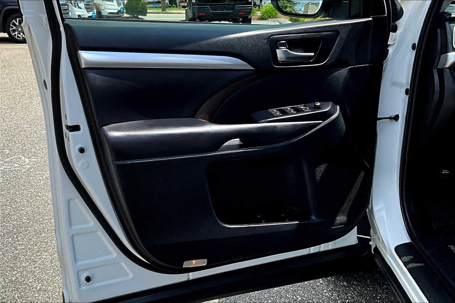 2019 Toyota Highlander XLE - Photo 9