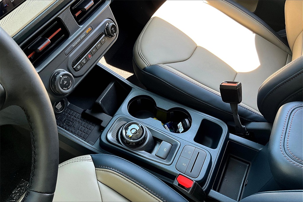 2025 Ford Maverick Lariat - Photo 8