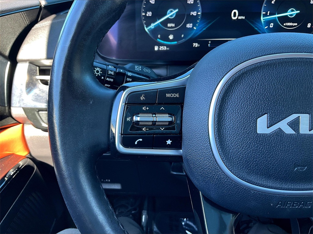 2022 Kia Carnival SX Prestige - Photo 23
