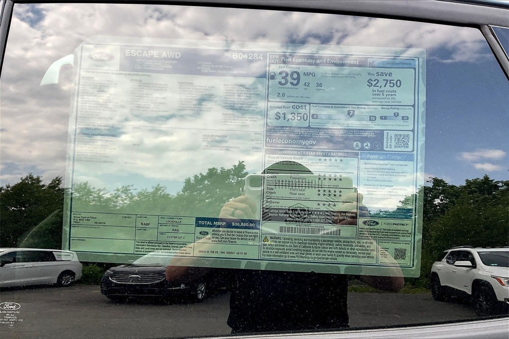 2025 Ford Escape Hybrid ST-Line Select - Photo 17