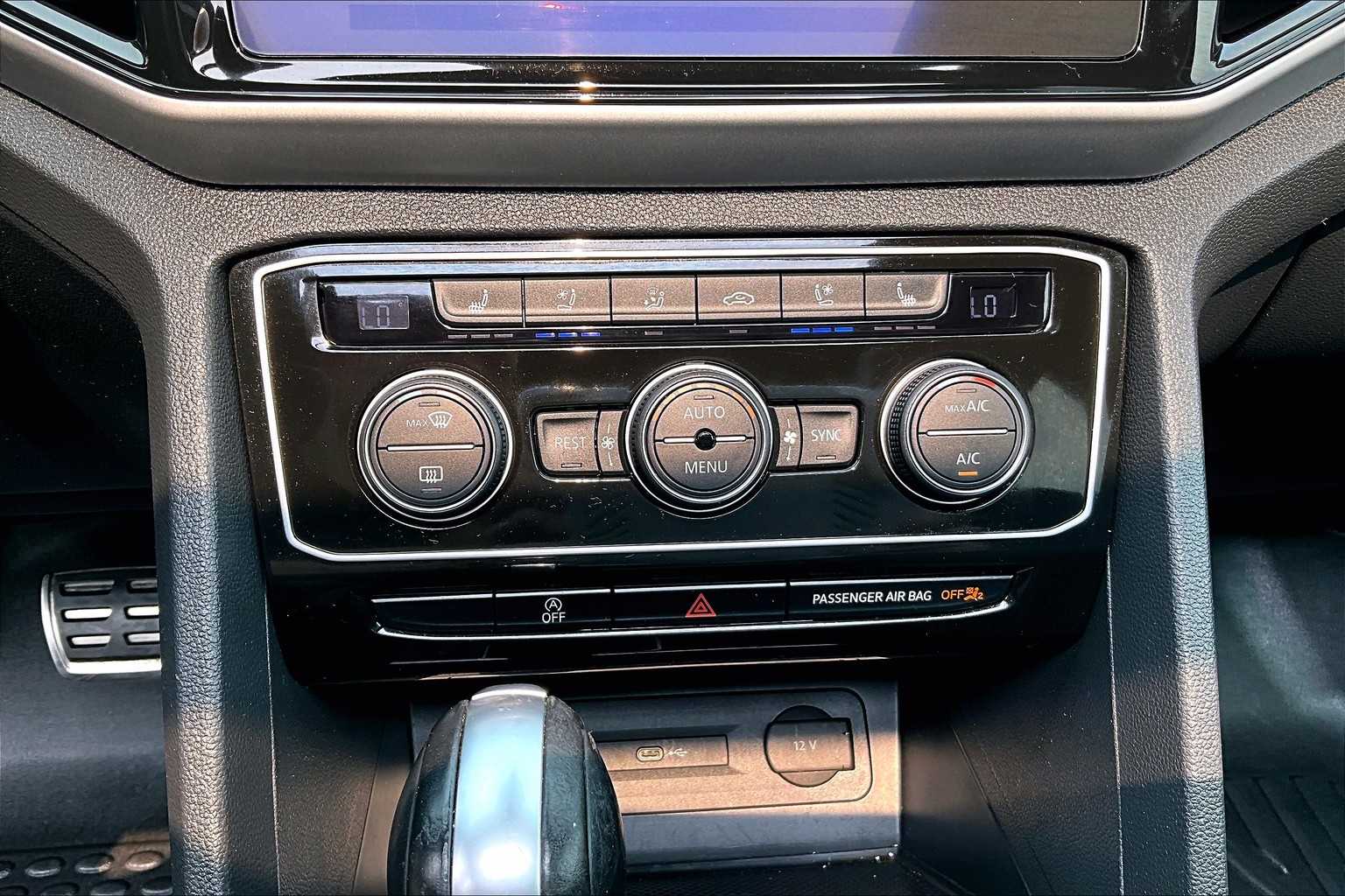2021 Volkswagen Atlas 3.6L V6 SEL Premium R-Line - Photo 27