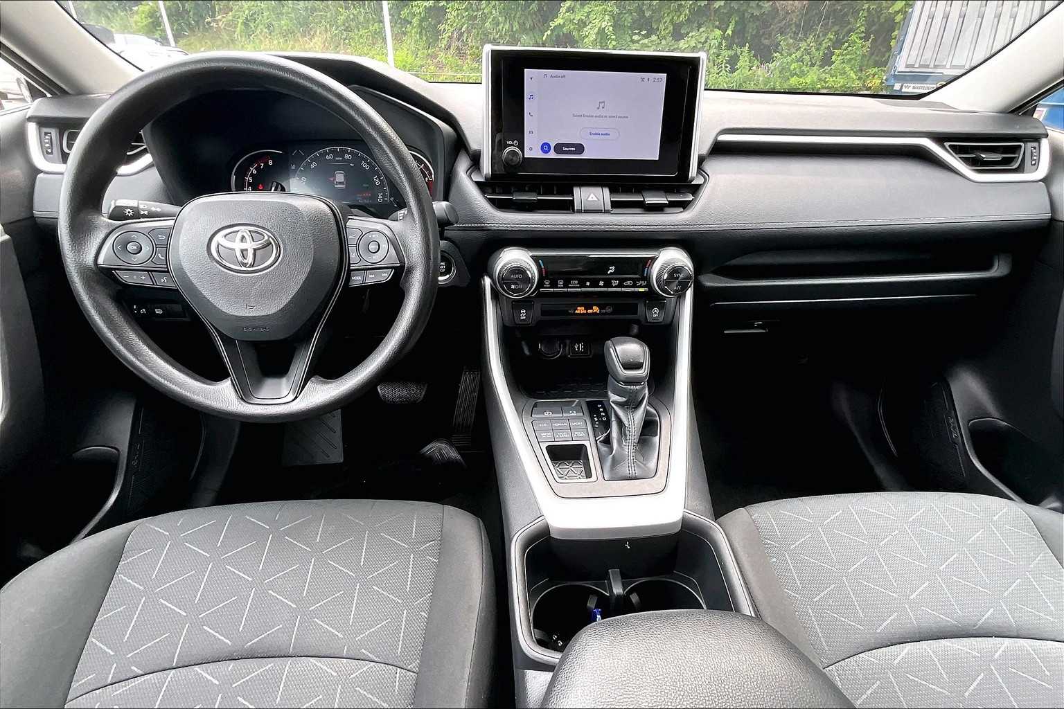 2023 Toyota RAV4 XLE - Photo 42