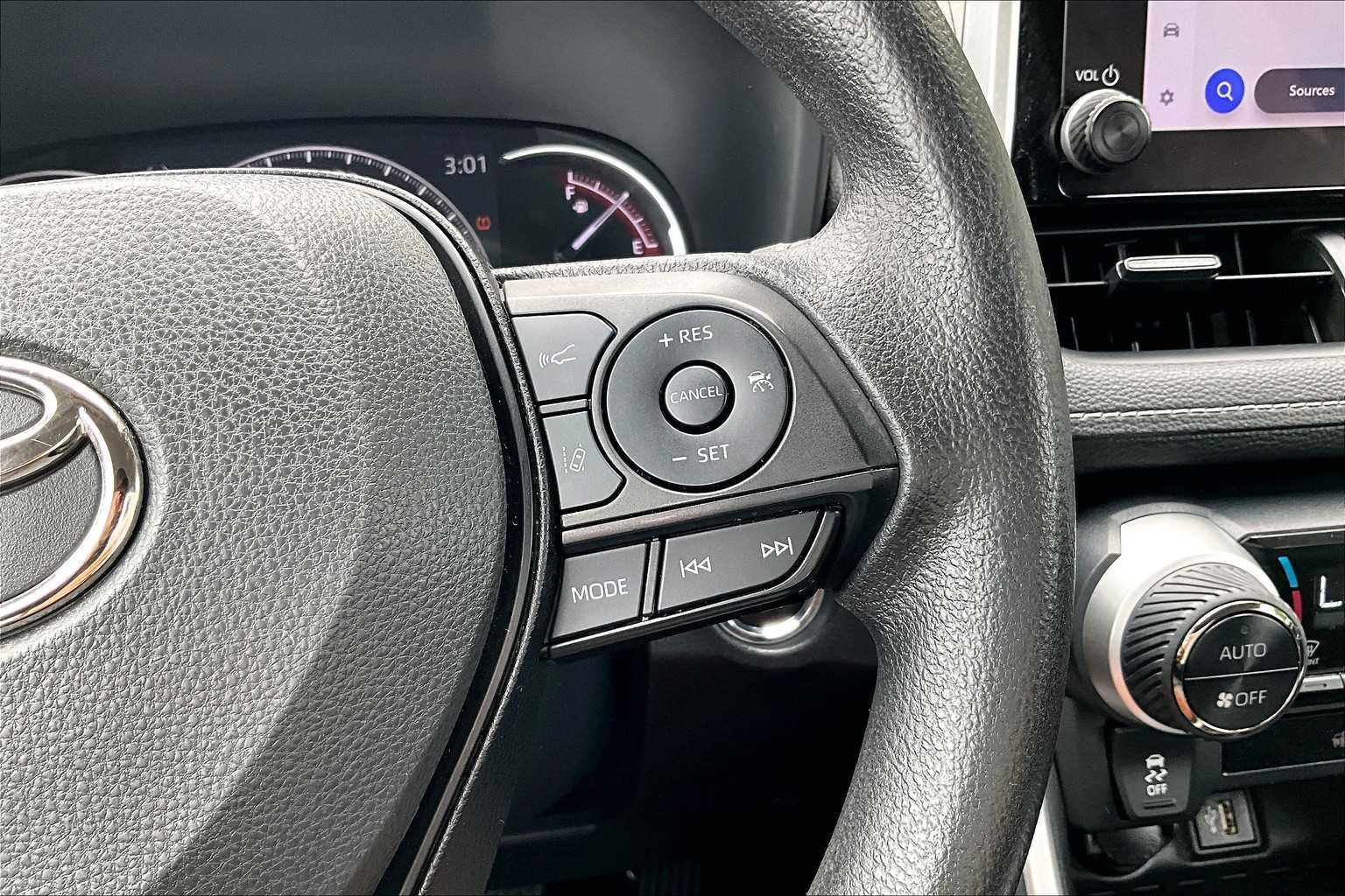 2023 Toyota RAV4 XLE - Photo 46