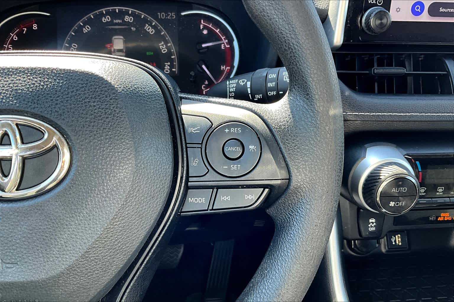 2023 Toyota RAV4 XLE - Photo 47