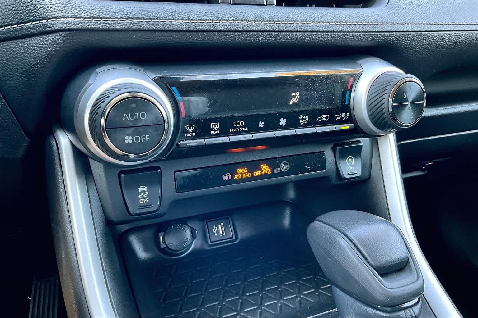 2023 Toyota RAV4 XLE - Photo 51