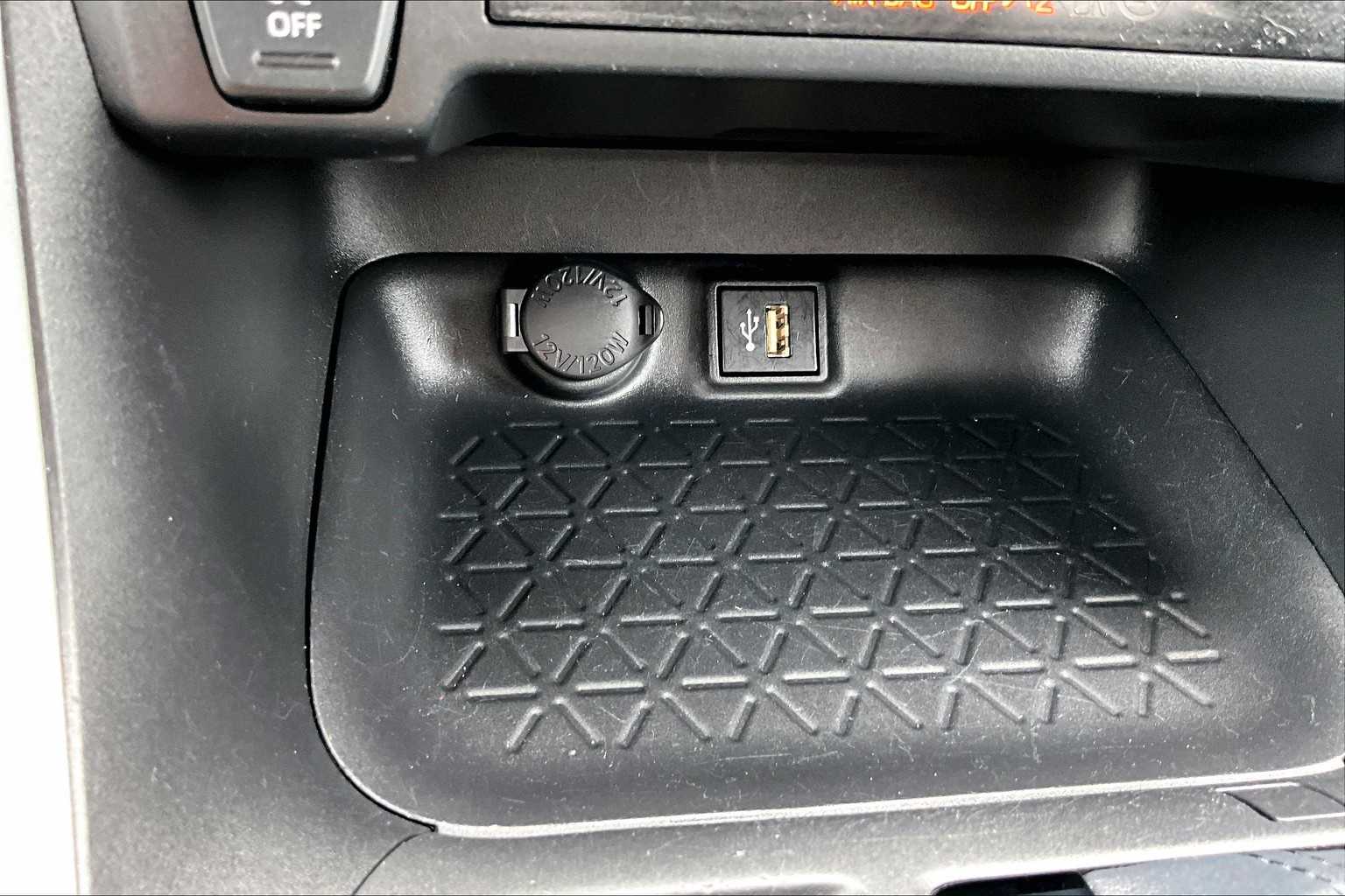 2023 Toyota RAV4 XLE - Photo 52