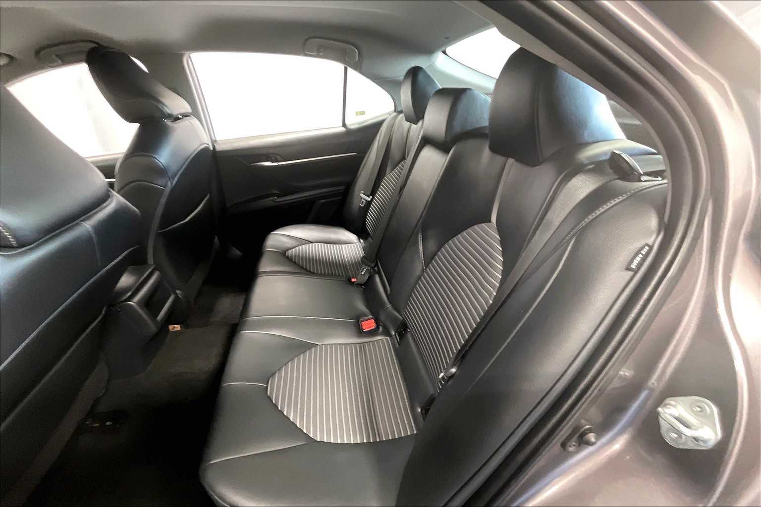 2022 Toyota Camry SE - Photo 15