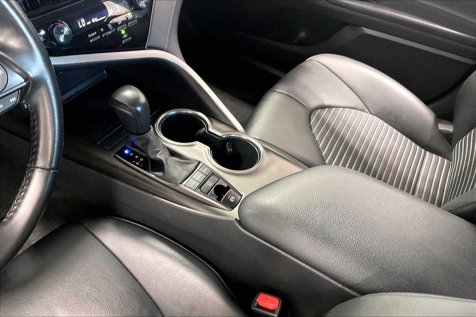 2022 Toyota Camry SE - Photo 20