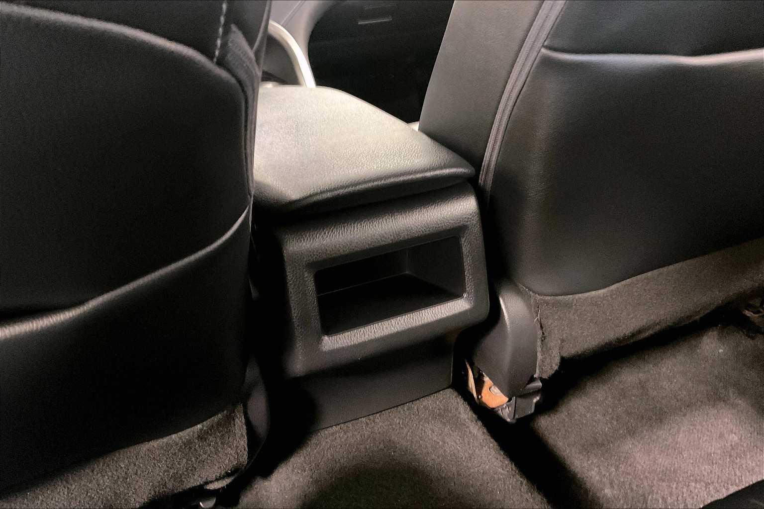 2022 Toyota Camry SE - Photo 27