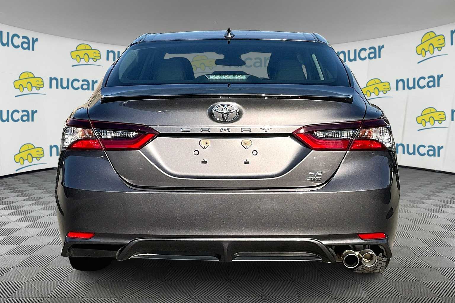 2022 Toyota Camry SE - Photo 5