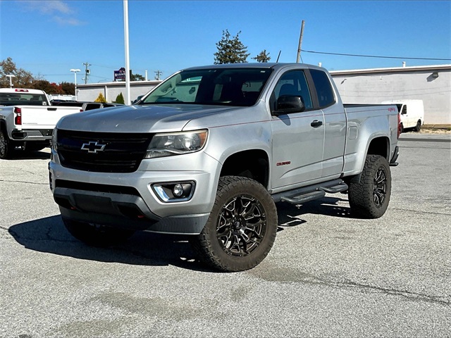 2017 Chevrolet Colorado LT - Photo 2