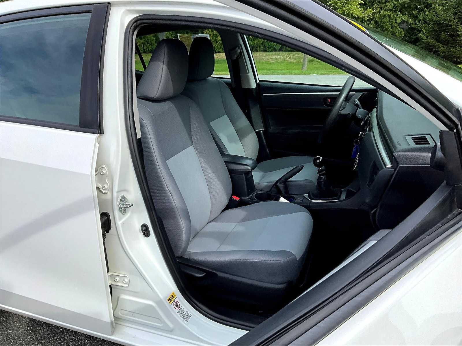 2016 Toyota Corolla L - Photo 11