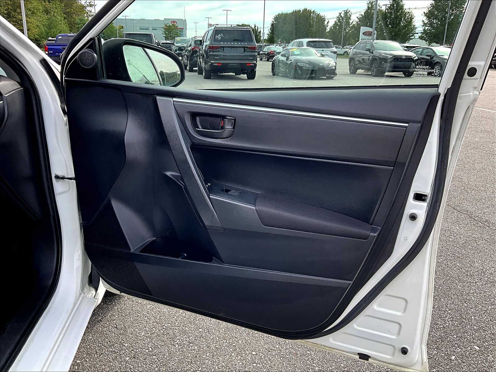 2016 Toyota Corolla L - Photo 12