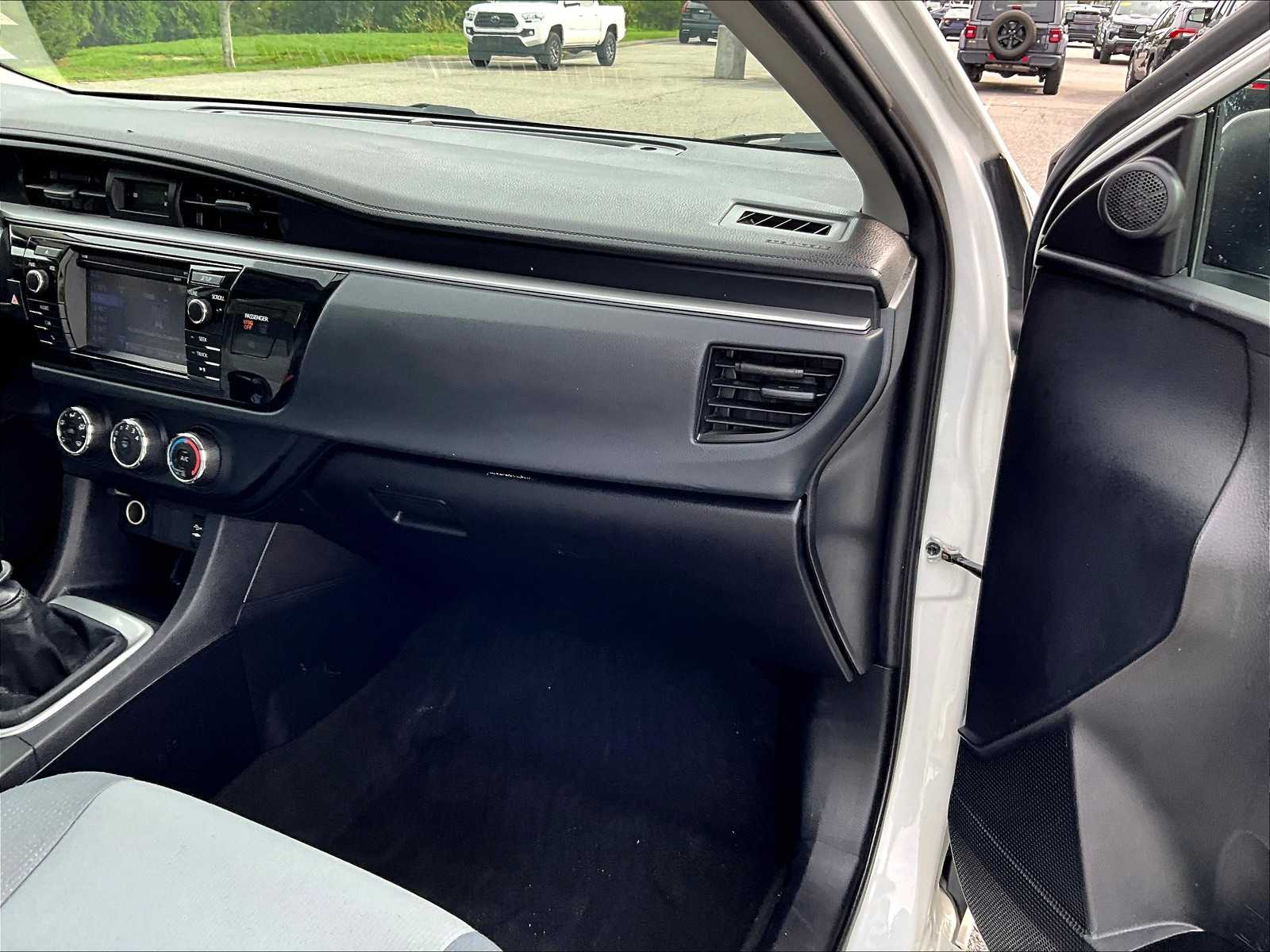 2016 Toyota Corolla L - Photo 13