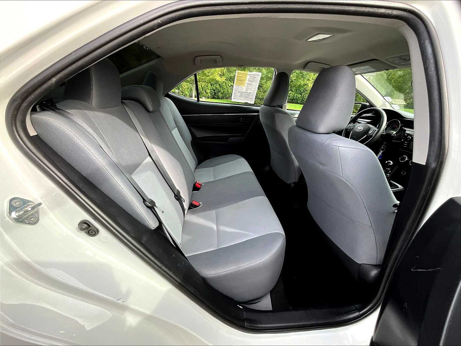2016 Toyota Corolla L - Photo 16