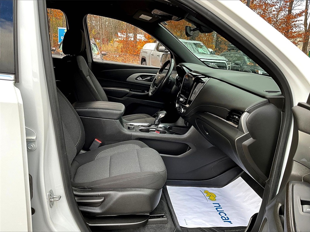 2022 Chevrolet Traverse LT - Photo 14