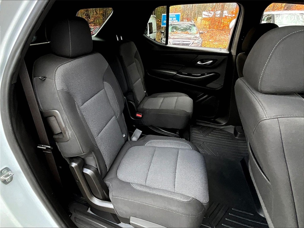 2022 Chevrolet Traverse LT - Photo 16