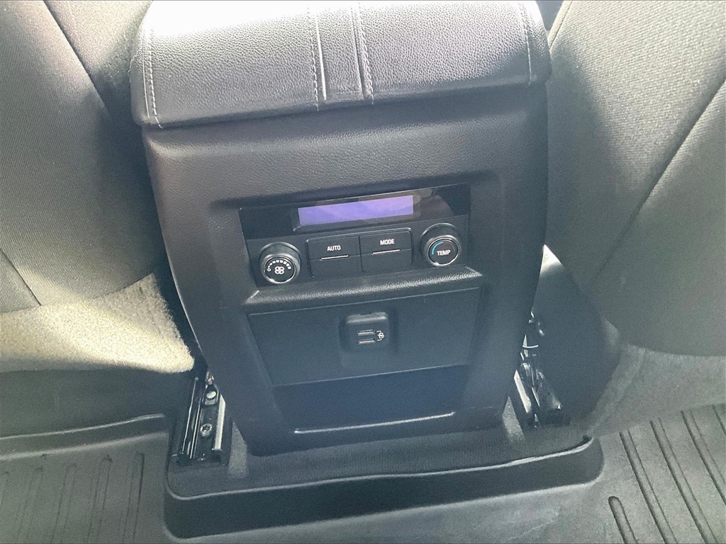 2022 Chevrolet Traverse LT - Photo 29