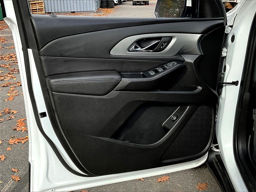 2022 Chevrolet Traverse LT - Photo 9
