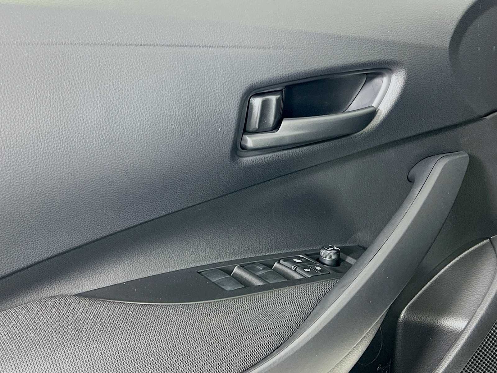 2026 Toyota Corolla Hybrid LE - Photo 15