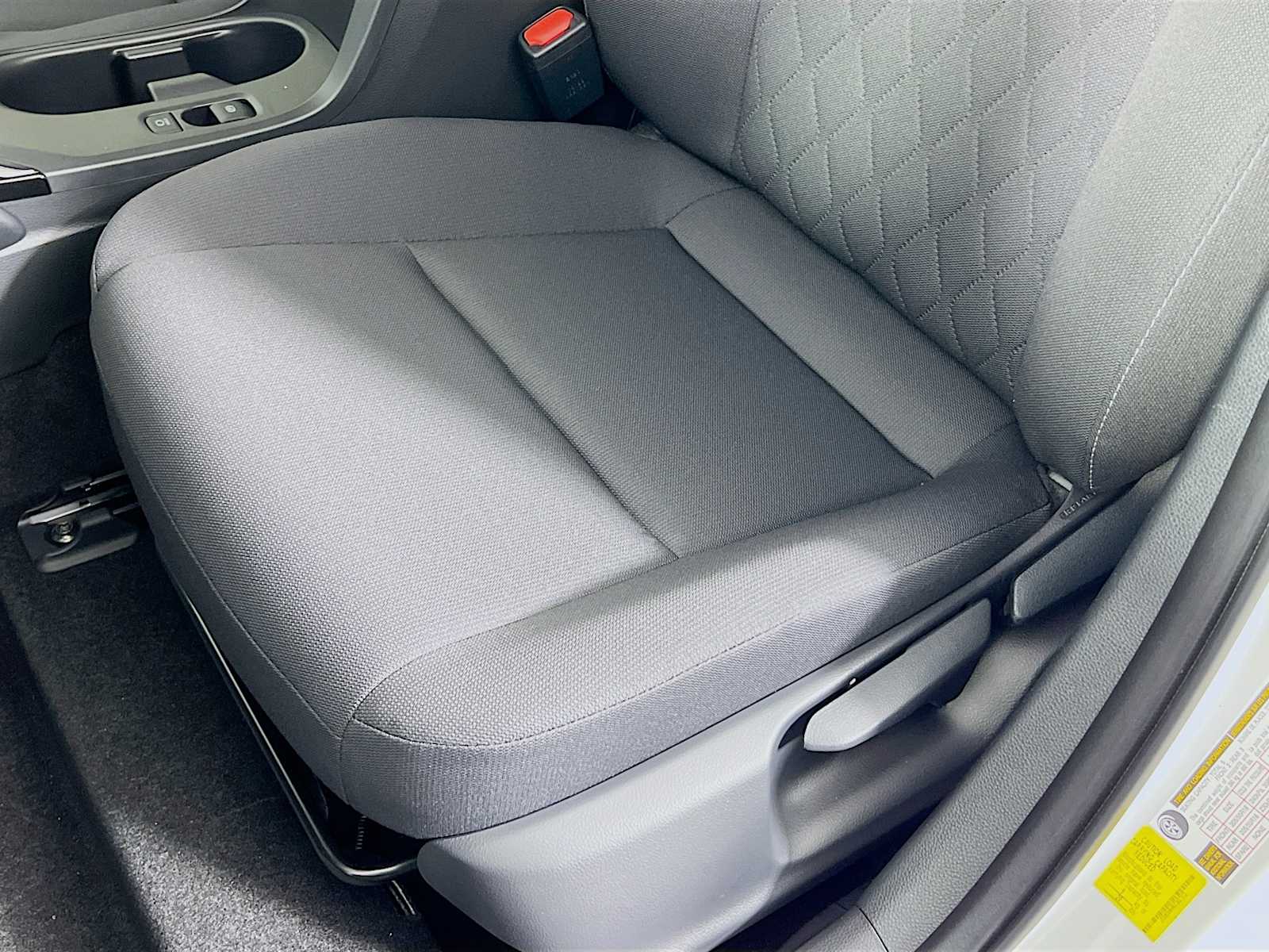 2026 Toyota Corolla Hybrid LE - Photo 16