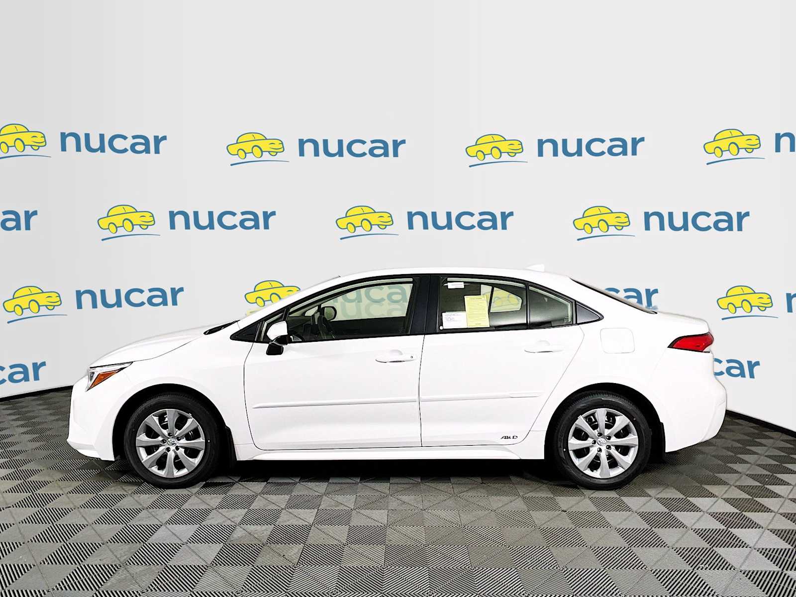 2026 Toyota Corolla Hybrid LE - Photo 3