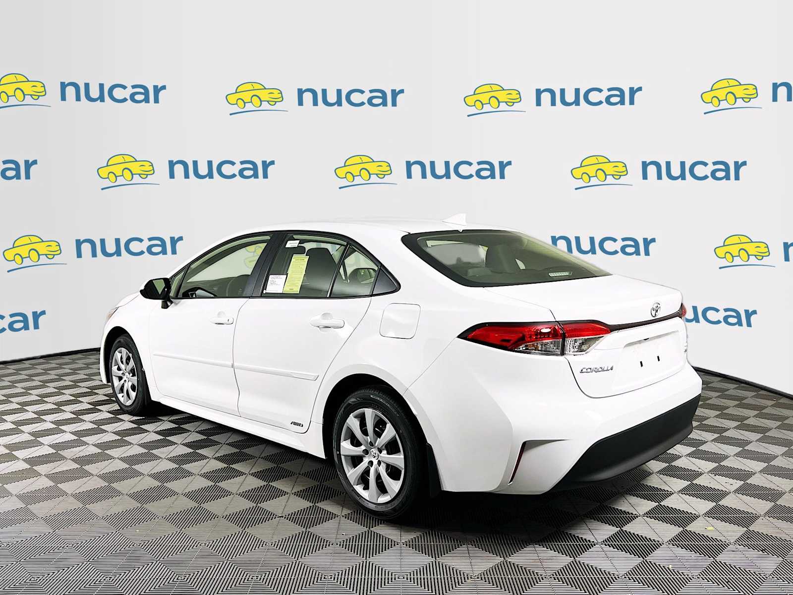 2026 Toyota Corolla Hybrid LE - Photo 4