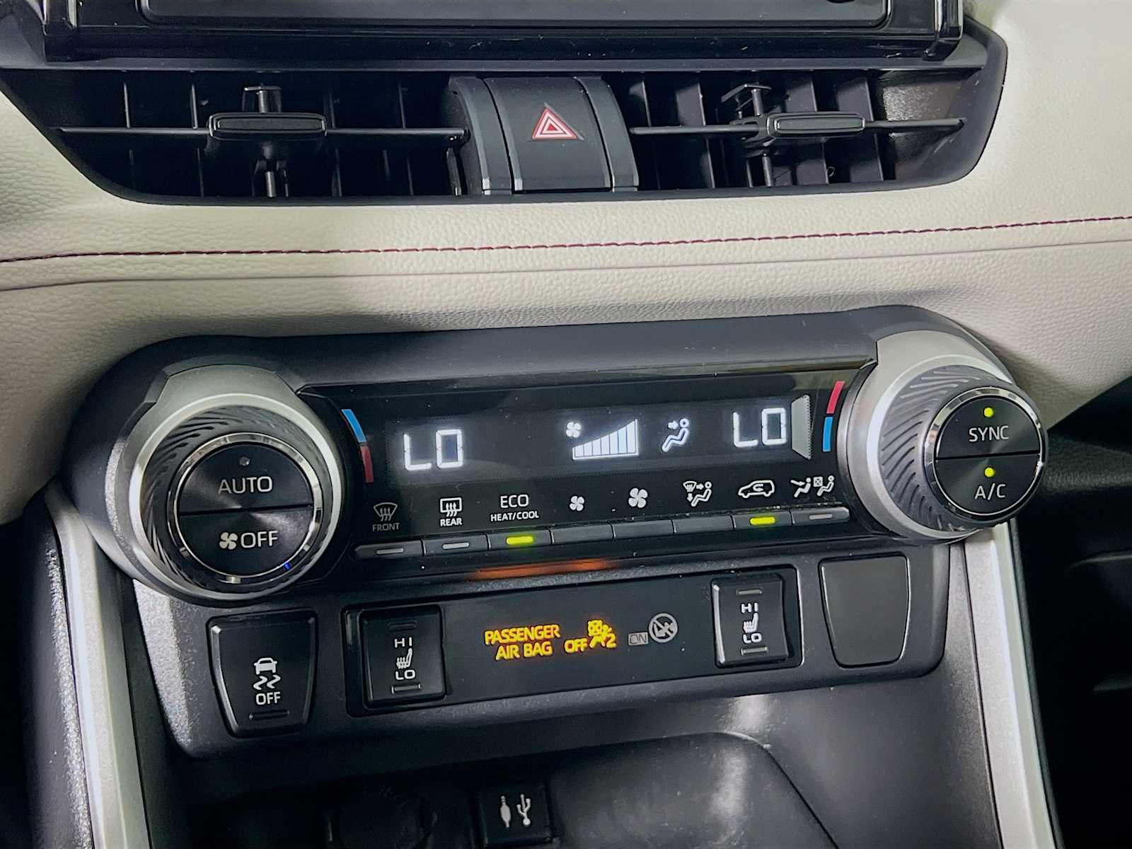 2019 Toyota RAV4 XLE - Photo 15
