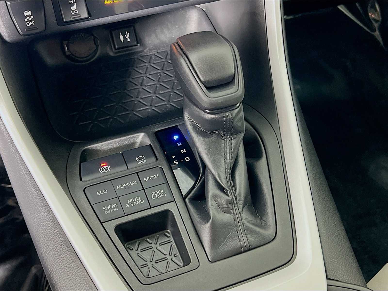 2019 Toyota RAV4 XLE - Photo 16