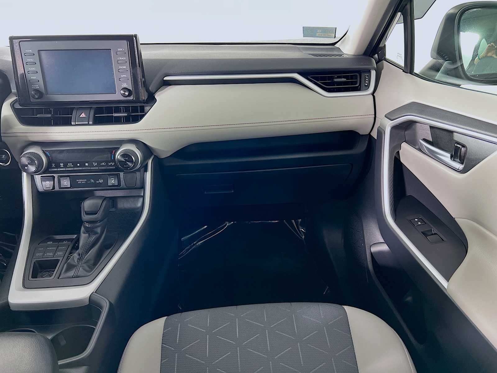 2019 Toyota RAV4 XLE - Photo 24