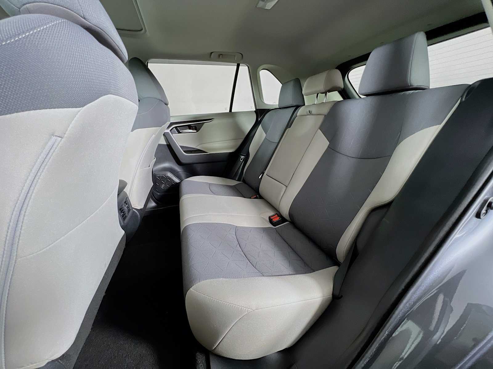 2019 Toyota RAV4 XLE - Photo 25