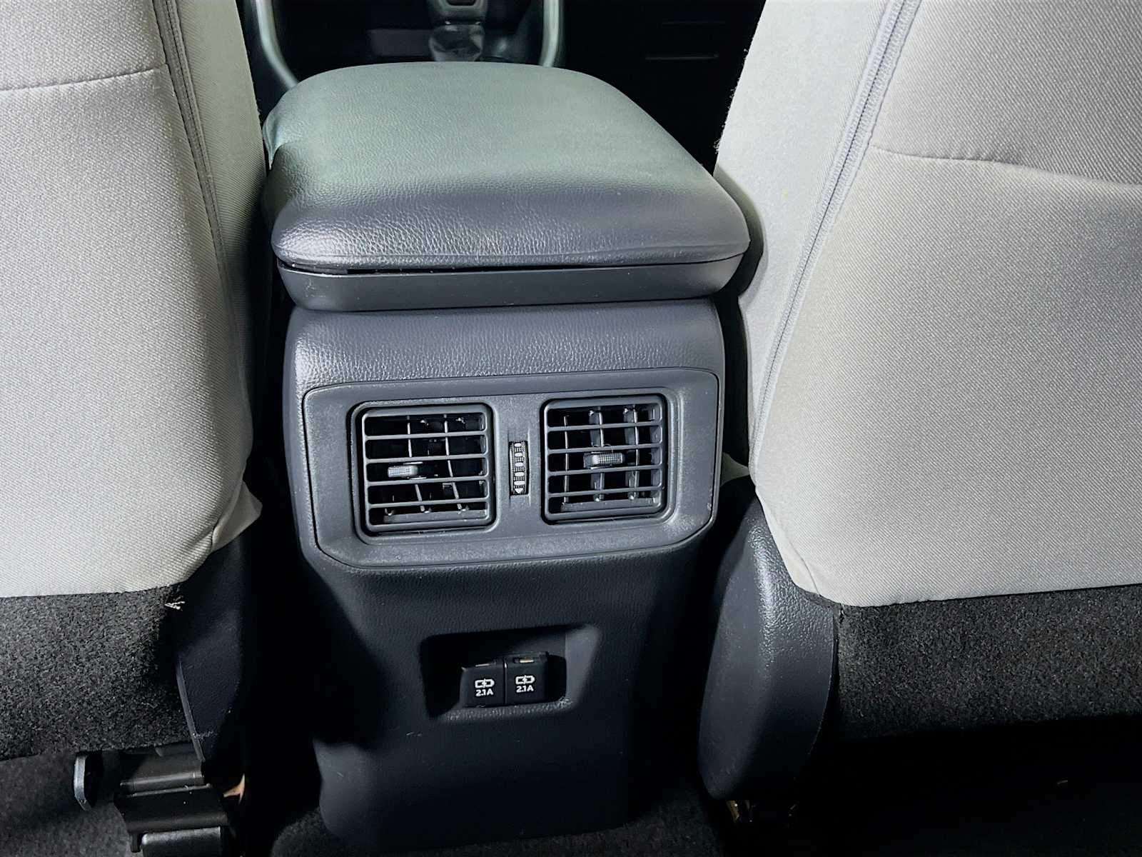 2019 Toyota RAV4 XLE - Photo 26
