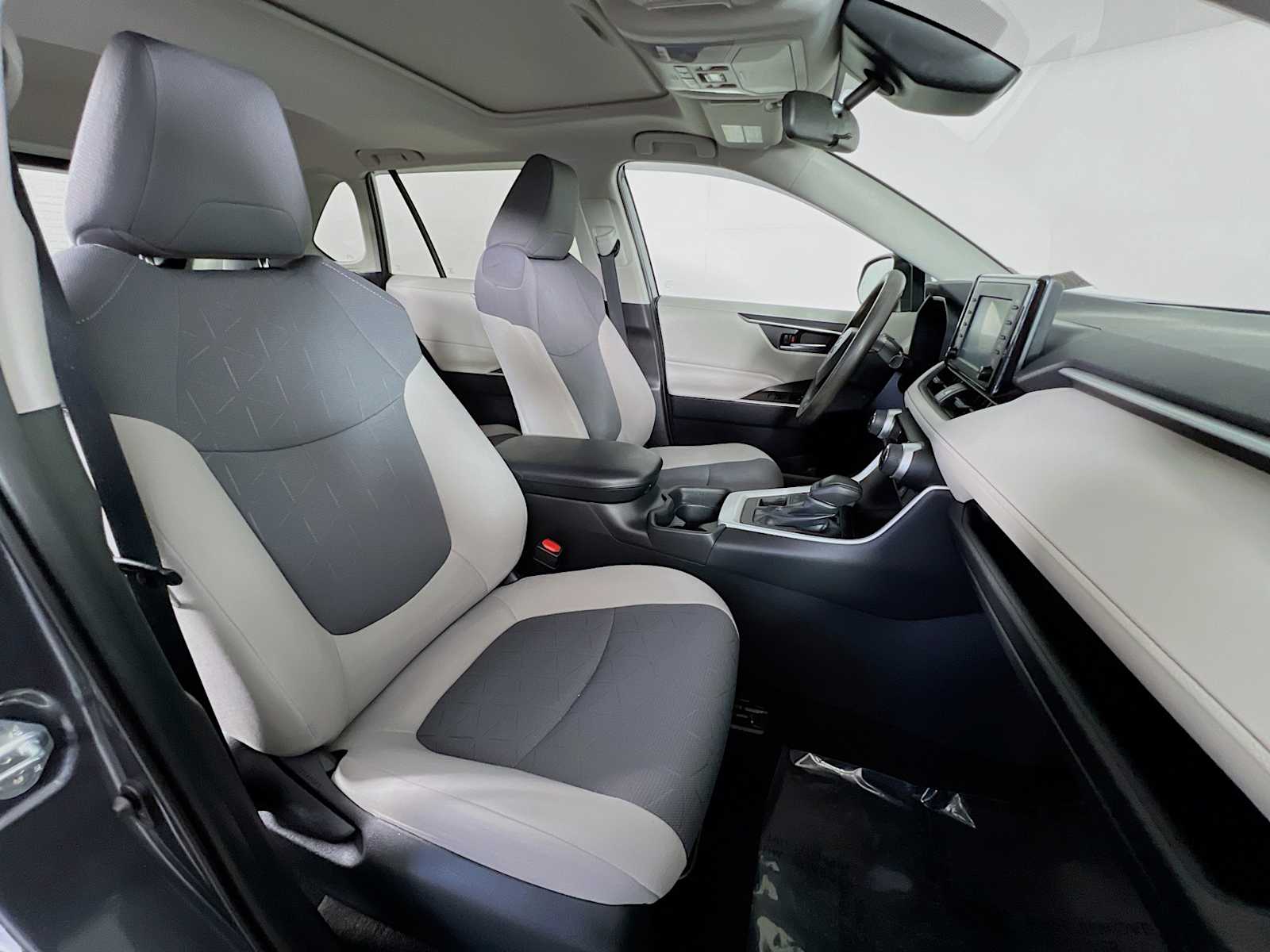 2019 Toyota RAV4 XLE - Photo 29