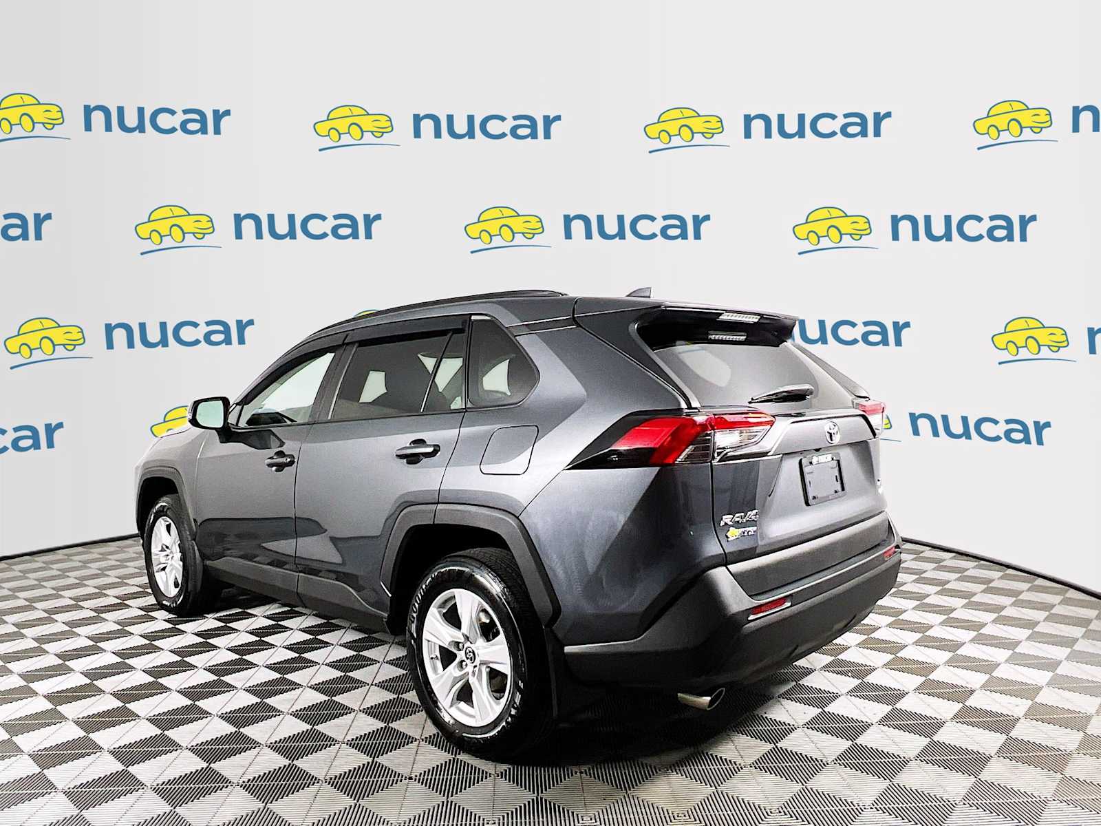 2019 Toyota RAV4 XLE - Photo 5