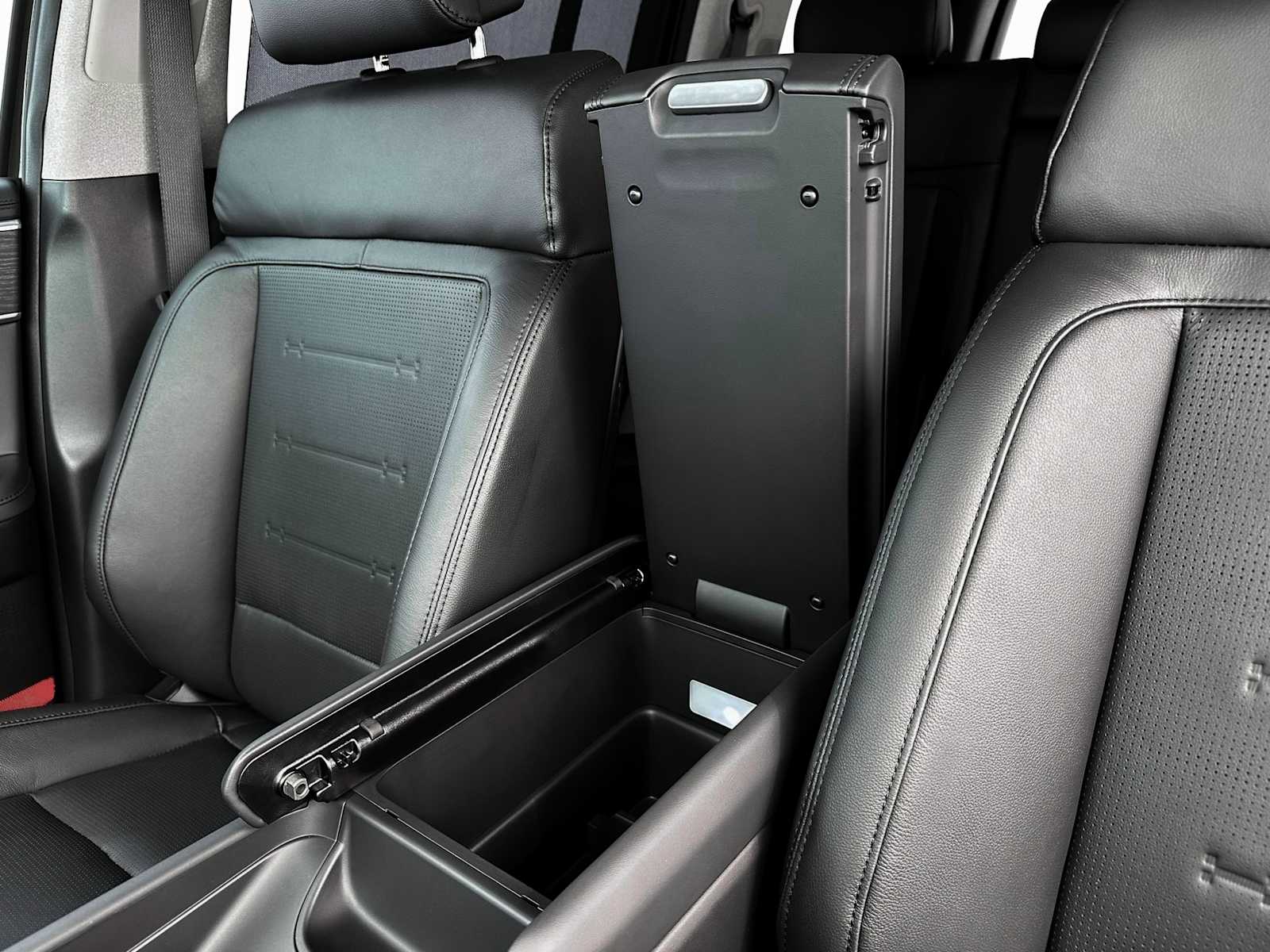 2024 Hyundai Santa Fe Limited - Photo 18