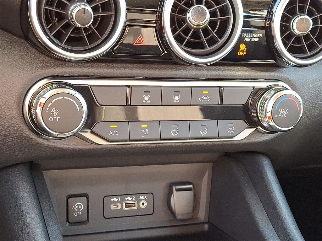 2025 Nissan Sentra SV - Photo 11