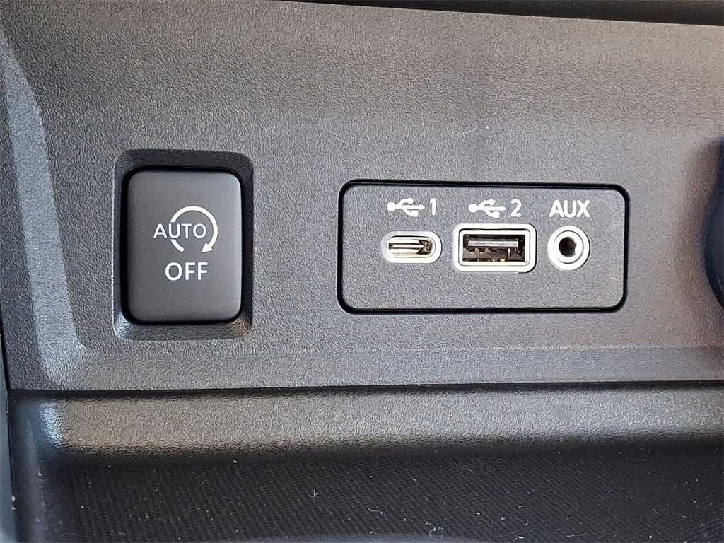 2025 Nissan Sentra SV - Photo 16