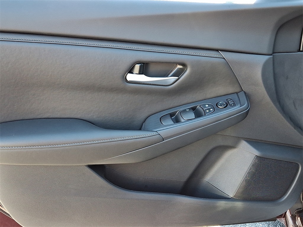 2025 Nissan Sentra SV - Photo 8