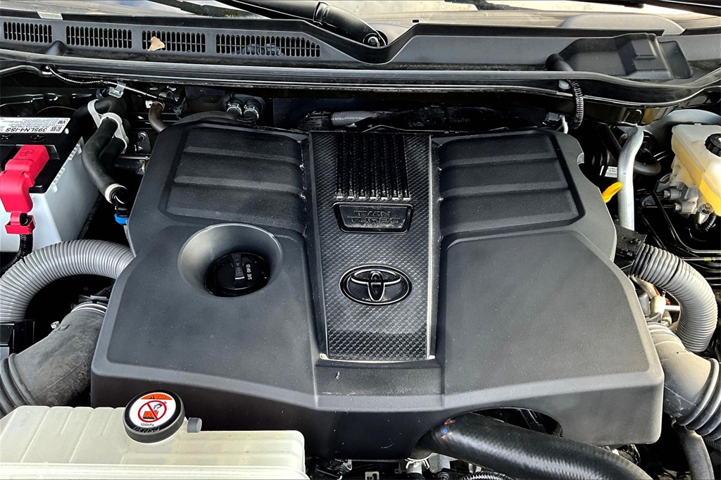 2024 Toyota Tundra Platinum - Photo 36